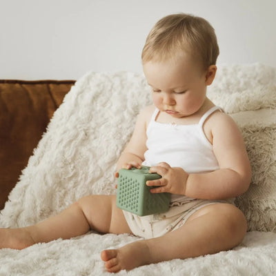 Brinquedo Cubo Texturizado Girafa Sophie - Estimula Coordenação e Habilidades Motoras